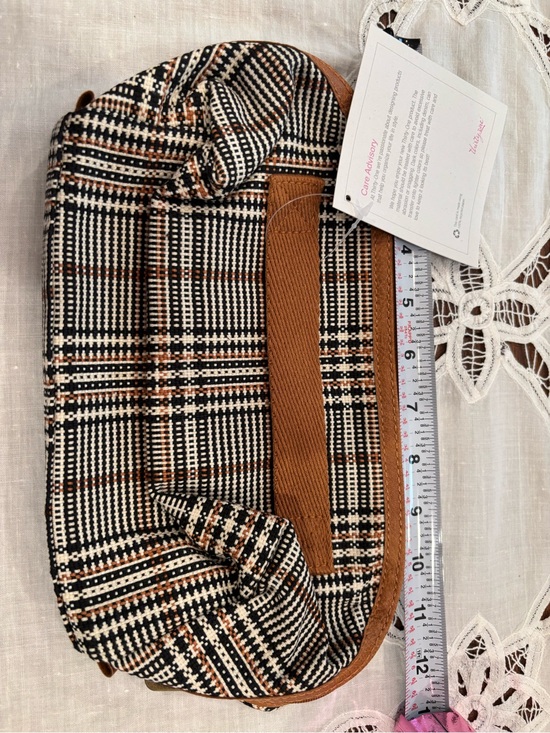 thirty-one Other - thirty-one Plaid Expandable Travel Case with Brown Trim